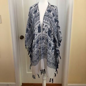 🍁 Beautiful fringed kimono beach coverup